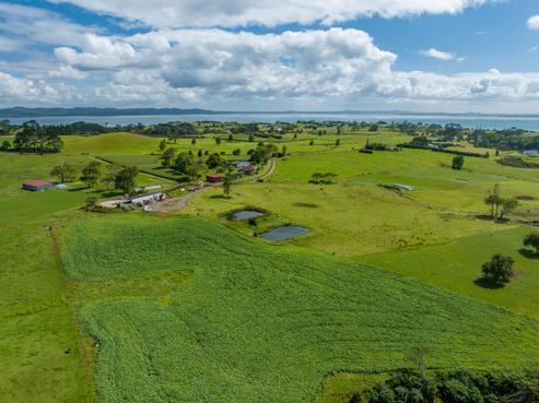 312 Grahams Beach Road, Manukau Heads