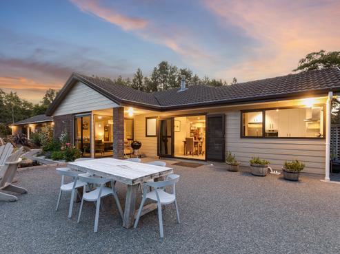 174 Katherine Mansfield Drive, Whitemans Valley