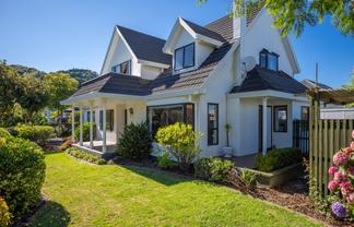 86 Halifax Street East, The Wood