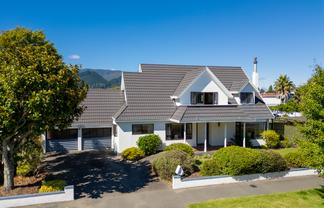 86 Halifax Street East, The Wood