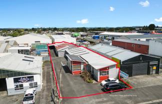 Functional mix of office, warehouse, and yard