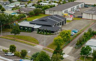 Outstanding, modern, well-presented warehouse