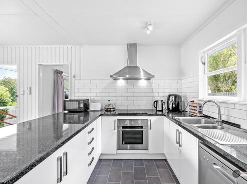 470E Stokes Valley Road, Stokes Valley