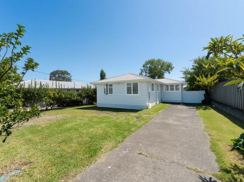 64 Tonar Street, Northcote
