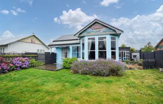 124 Pomona Street, Strathern