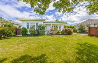 810 Frederick Street West, Mahora