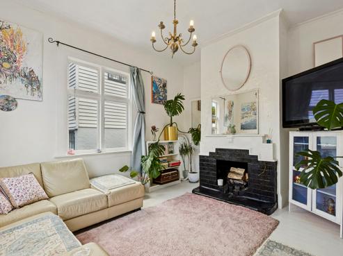 16 Meadow Street, Mornington