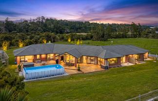 13 Te Awa Place, Red Beach