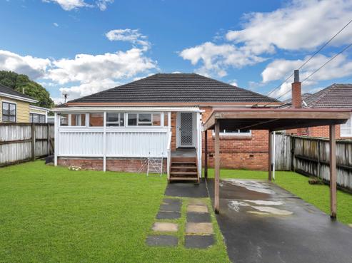 42 White Swan Road, Mount Roskill