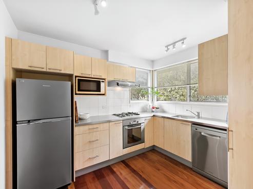 52B Queens Grove, Central Hutt