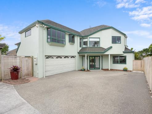 2/36 Devon Road, Bucklands Beach