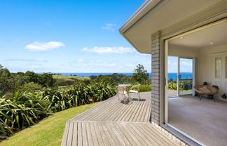 172 Cape Rodney Road, Leigh