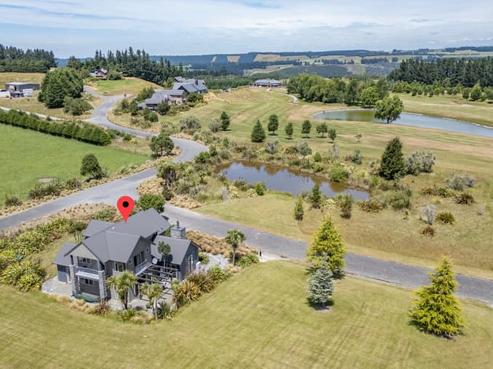 21 Tussock Lane, Windwhistle