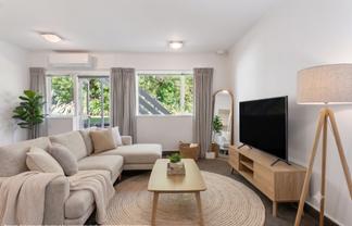 2/15 Upper Lewisville Terrace, Thorndon