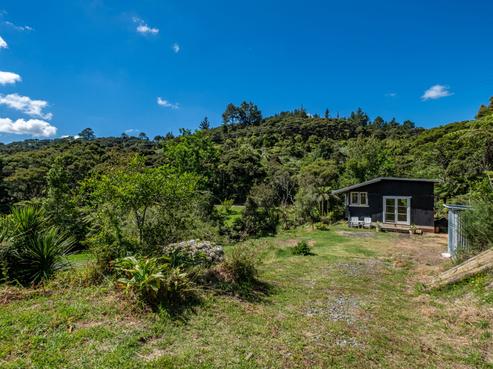 659 Backriver Road, Peria