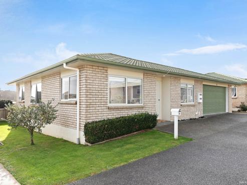 16/8 Village Place, Tuakau
