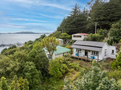 4 Harbour Terrace, Careys Bay