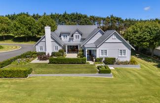1228 State Highway 16, Waimauku