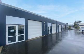 Tidy Warehouse & Office in Bromley 