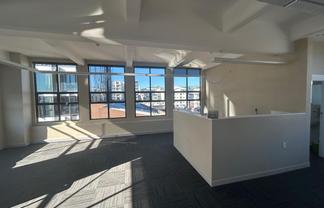 A Space which will delight to work from!