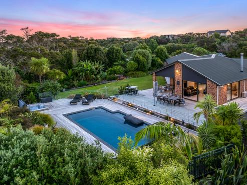 15 East Street, Mahurangi East