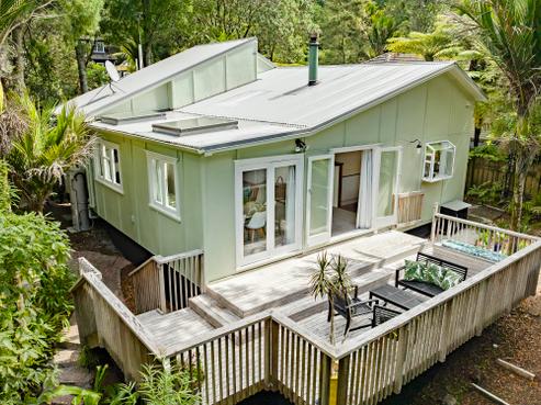 56 Sylvan Valley Avenue, Titirangi