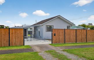 5 Cemetery Road, Sanson