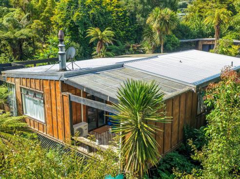 60 Victoria Street, Waikino