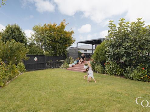 13 Bristol Avenue, Brookfield