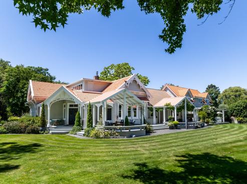 1420 Railway Road South, Pakipaki