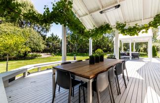 1420 Railway Road South, Hastings
