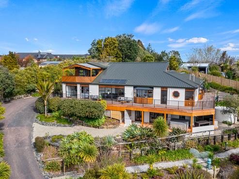 1234 Sandspit Road, Sandspit