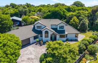 30 Awanui Drive, Waikanae