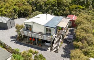 9 Moana Street, Kaka Point