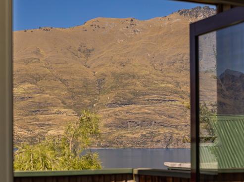 22B Evergreen Place, Fernhill/Sunshine Bay