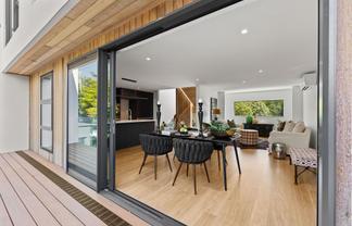 2/11 Carlton Mill Road, Merivale