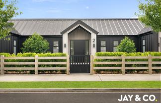 2 Munro Oak Lane, Clevedon