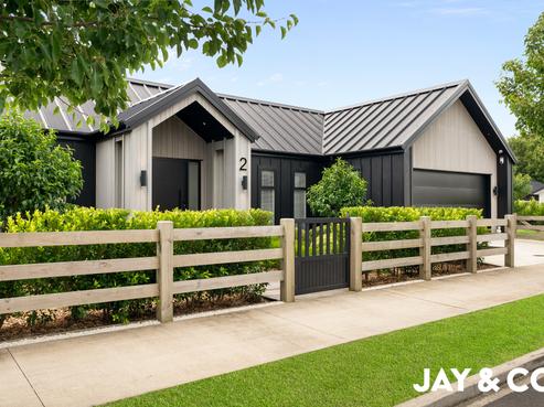 2 Munro Oak Lane, Clevedon