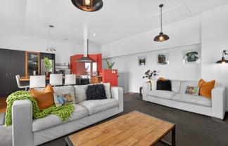 2/38 Bay Street, Petone