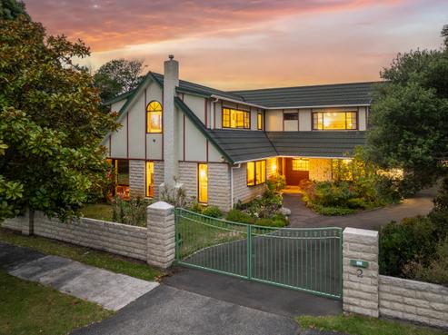 2 Lavinia Grove, Waikanae Beach