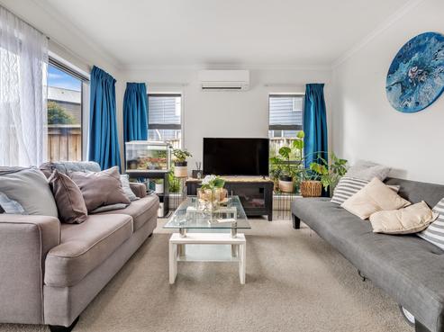 2/5 Jones Crescent, Melville