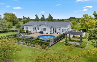 27 Whatapaka Road, Karaka