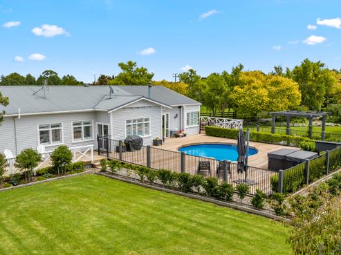 27 Whatapaka Road, Karaka