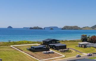42 Skippers Road, Opito Bay