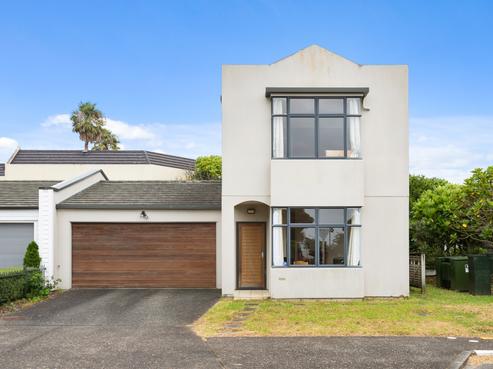 46 Vinograd Drive, Te Atatu Peninsula