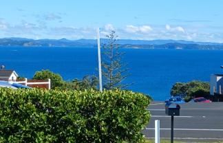 1359  Whangaparaoa Road, Army Bay