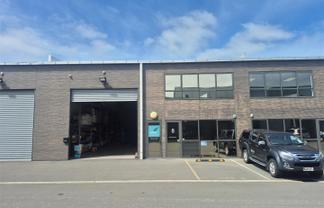 Functional Warehouse & Office with Parking