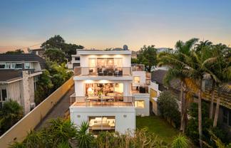 2/25 Churchill Road, Murrays Bay