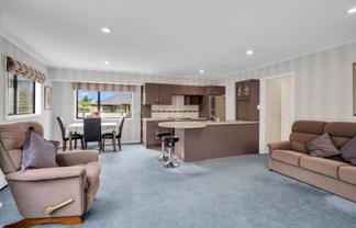 32 Grove Ave, Oamaru