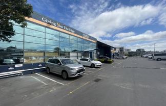 Adaptable warehouse & showroom opportunity